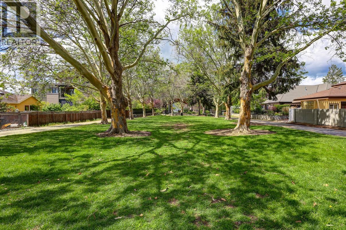 111 457 West Avenue, Kelowna