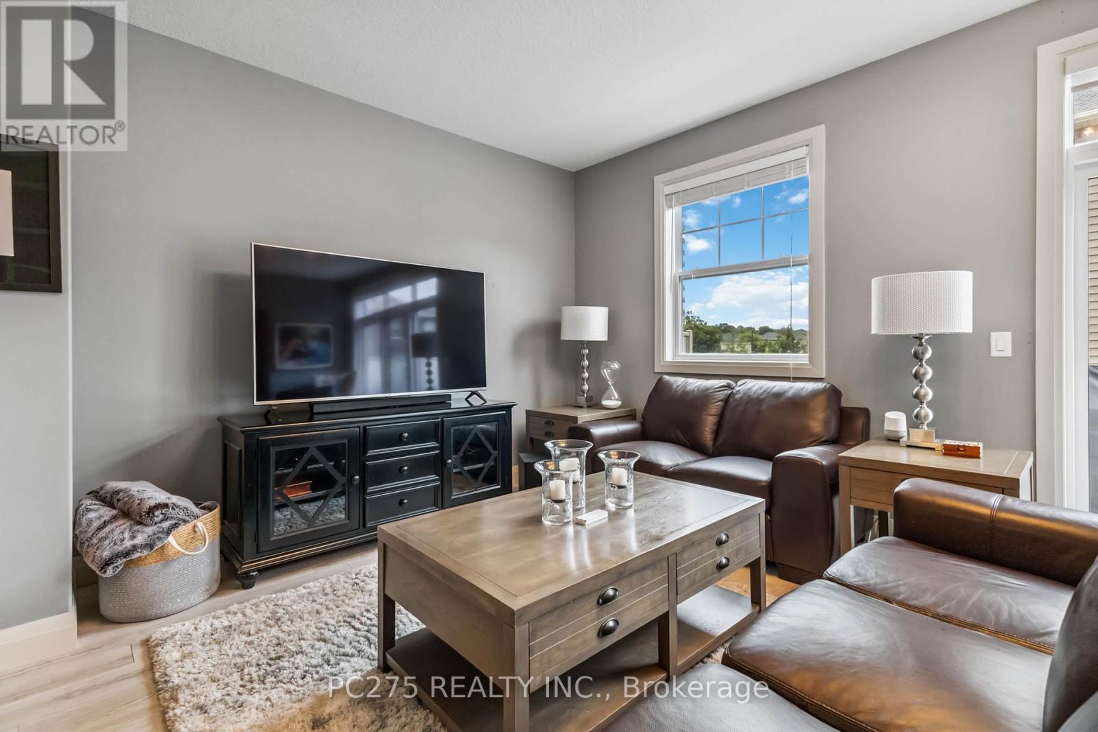 Photo 11 of 15 1040 Coronation Drive, London North ON
