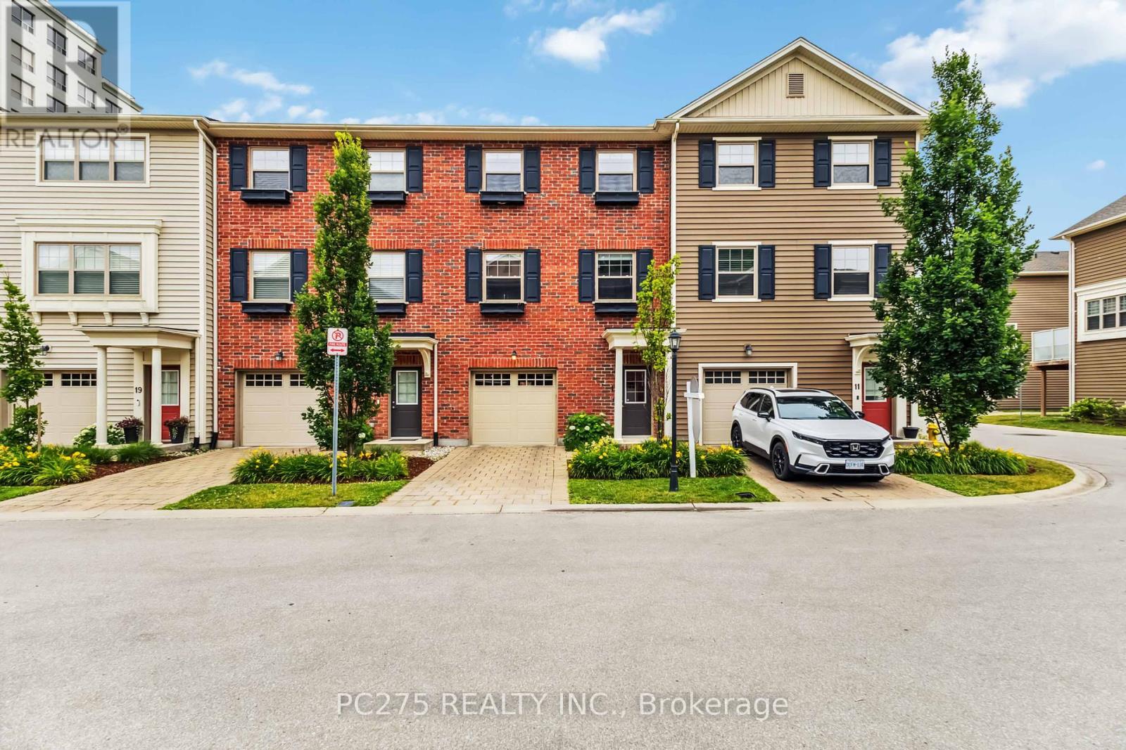Photo 3 of 15 1040 Coronation Drive, London North ON