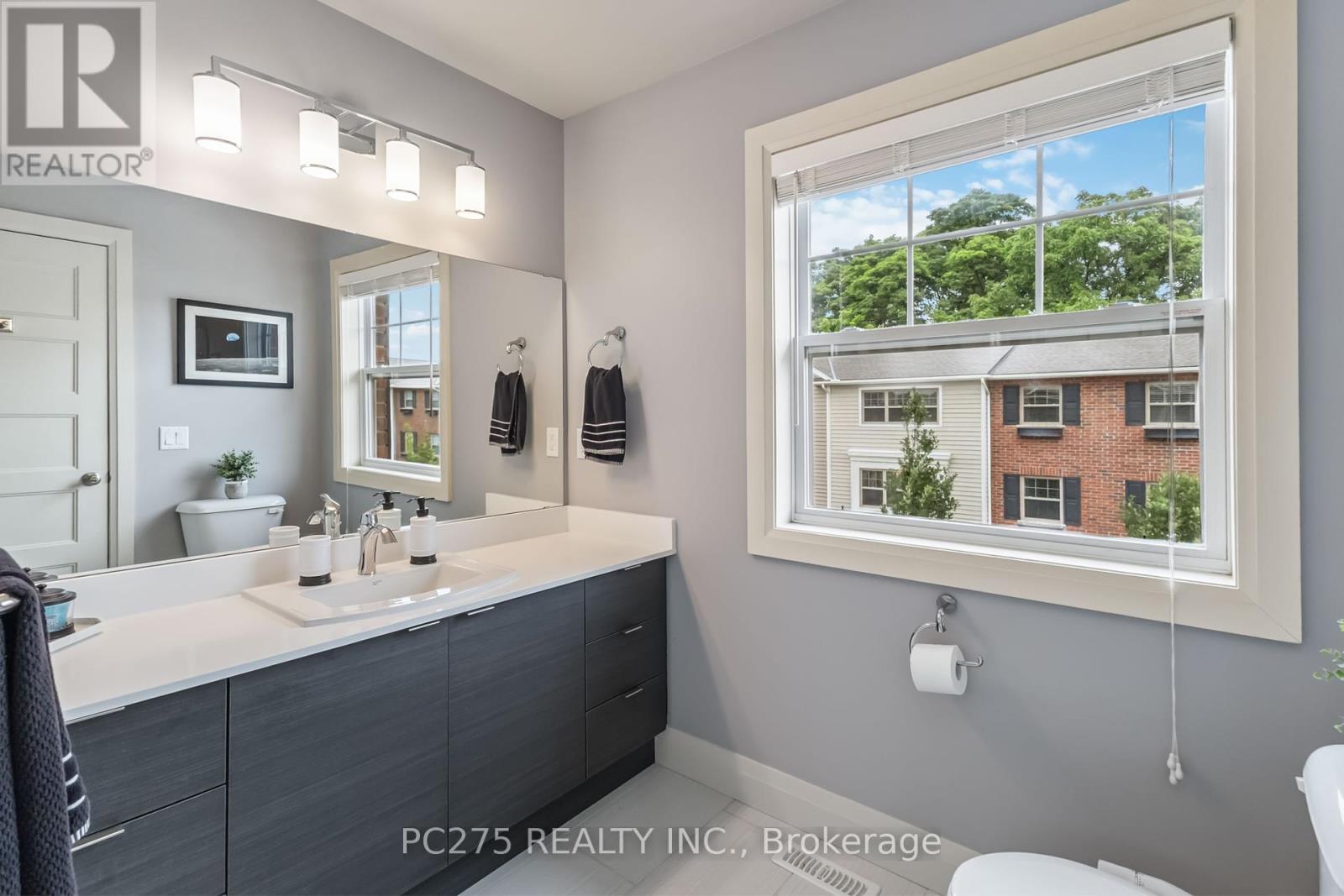 Photo 35 of 15 1040 Coronation Drive, London North ON