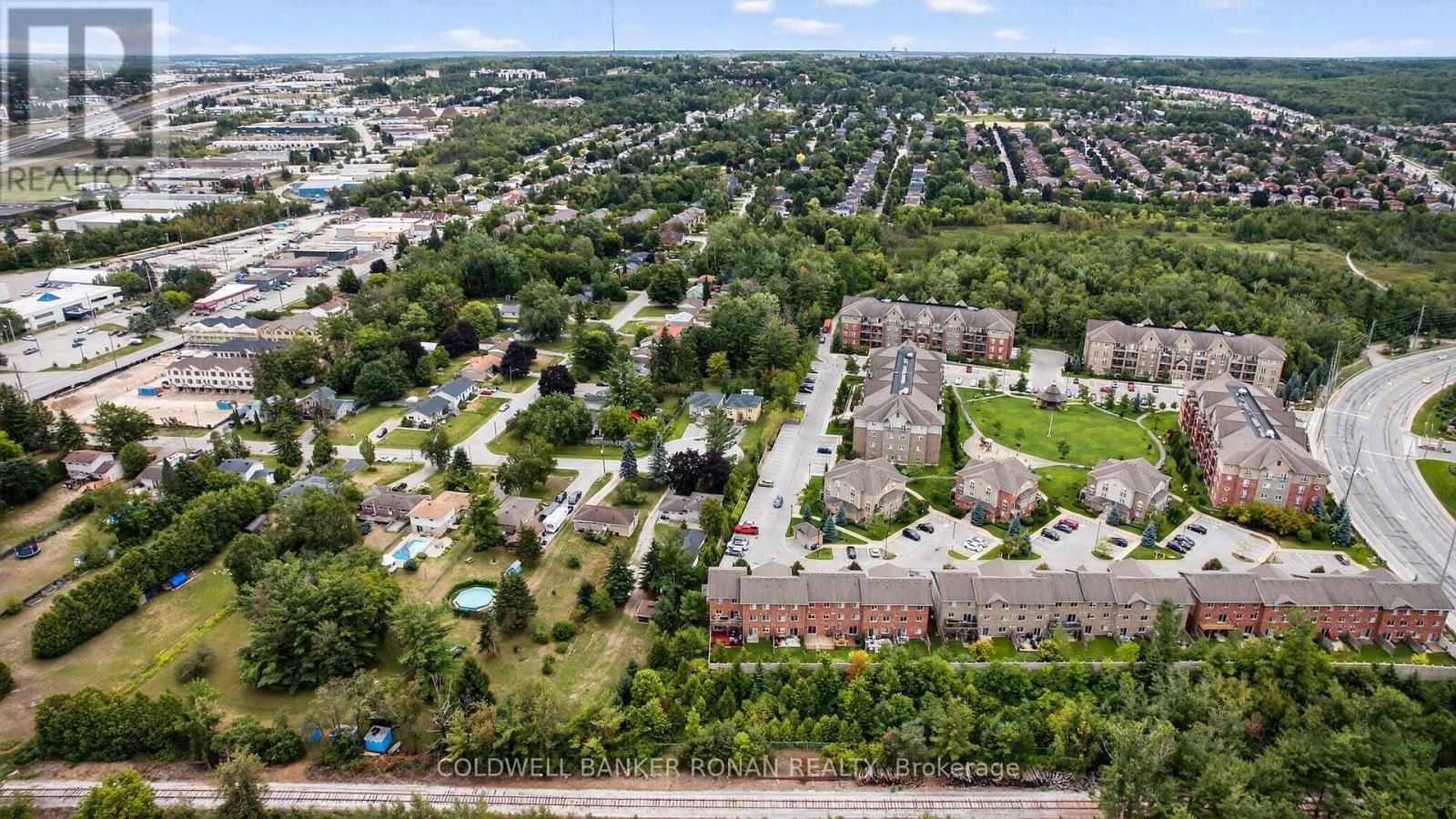 Photo 35 of 8 49 Ferndale Drive S, Barrie ON