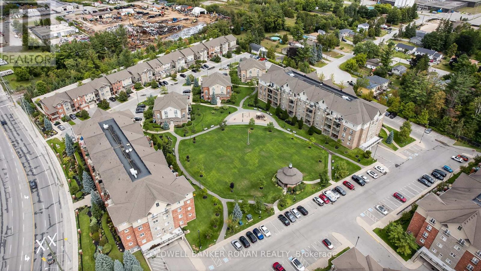 Photo 41 of 8 49 Ferndale Drive S, Barrie ON