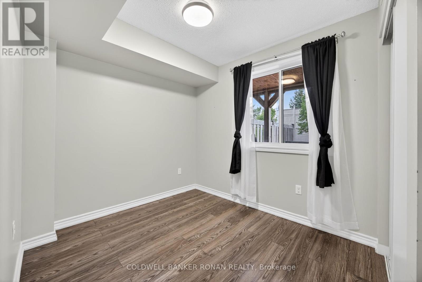 Photo 20 of 8 49 Ferndale Drive S, Barrie ON