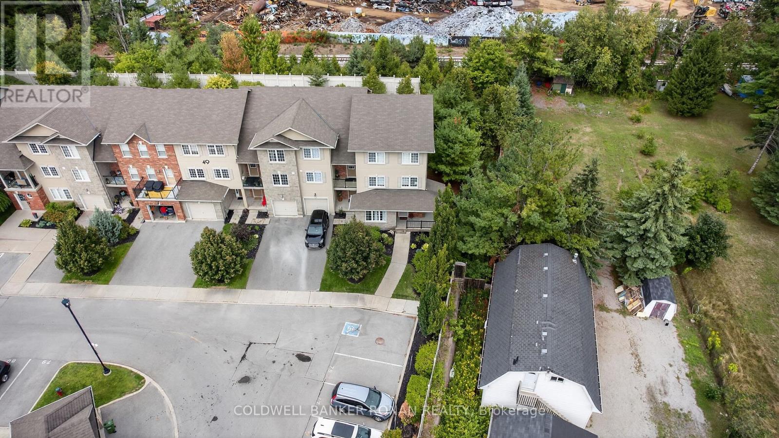 Photo 42 of 8 49 Ferndale Drive S, Barrie ON