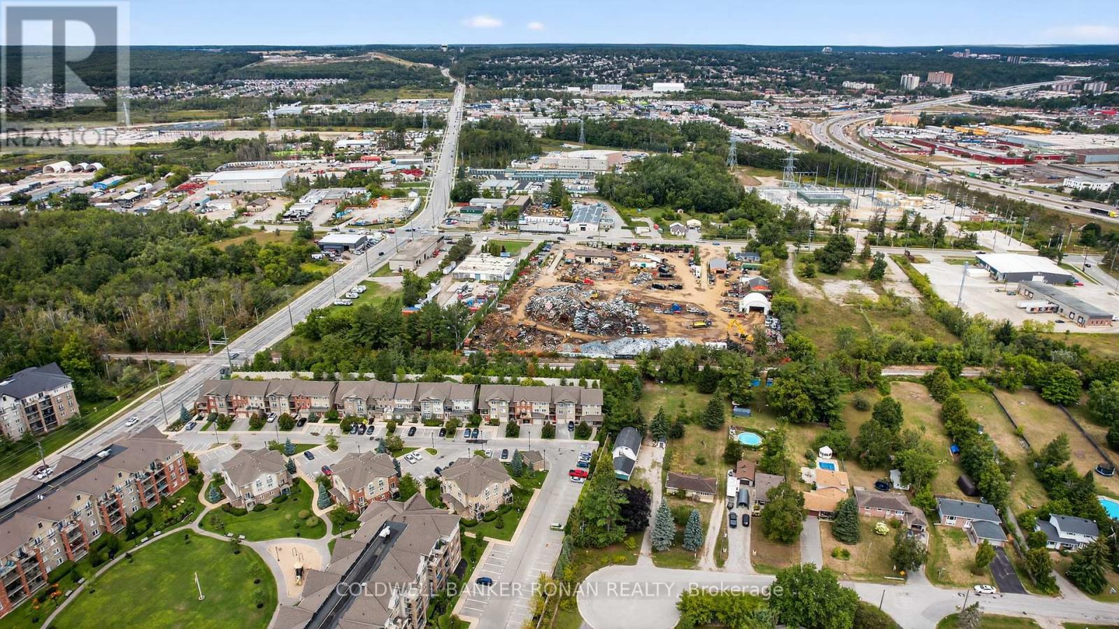 Photo 38 of 8 49 Ferndale Drive S, Barrie ON