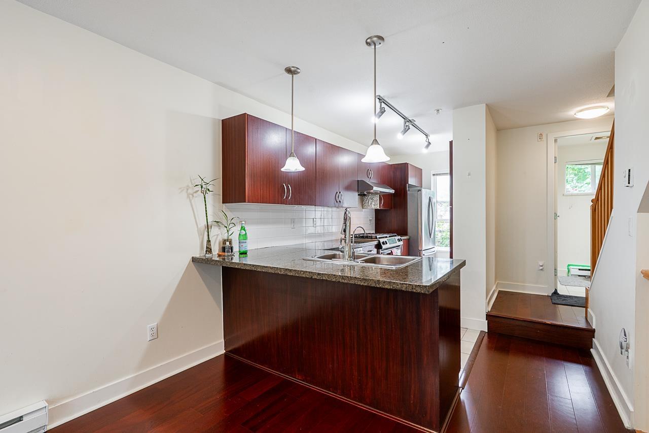Photo 8 of 62 15353 100 Avenue, Surrey BC