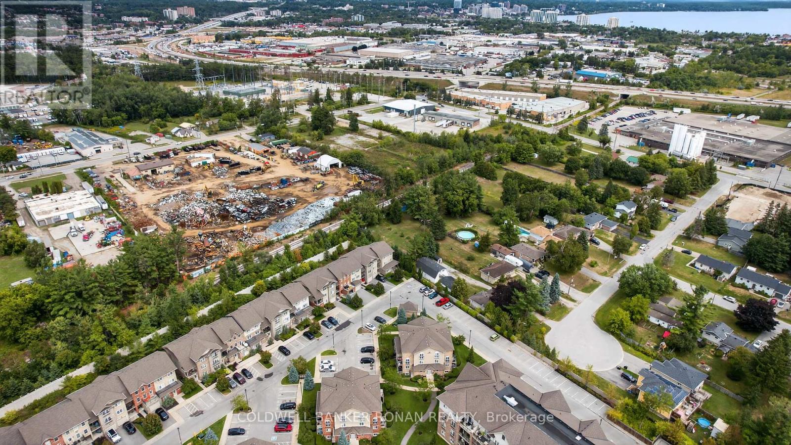 Photo 40 of 8 49 Ferndale Drive S, Barrie ON