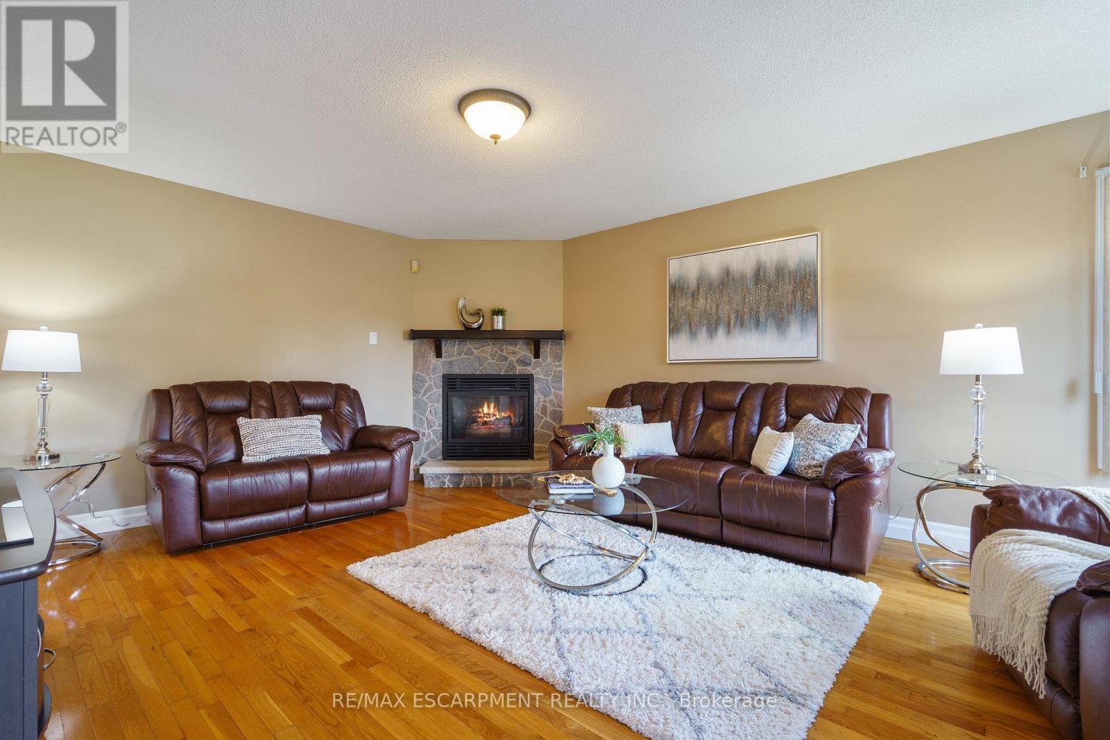 Photo 12 of 6451 Alderwood Trail, Mississauga ON