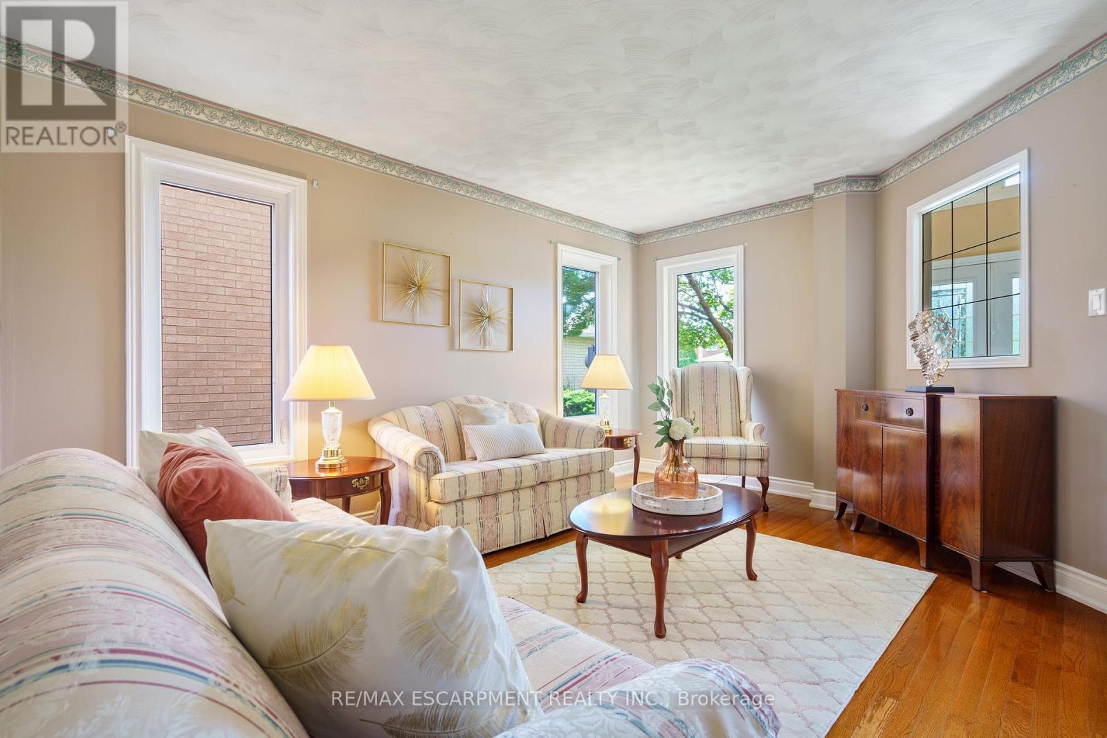 Photo 8 of 6451 Alderwood Trail, Mississauga ON