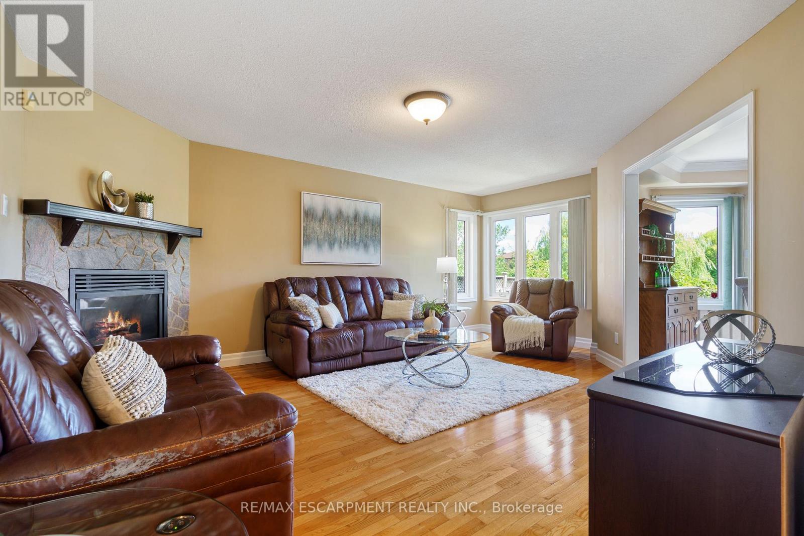 Photo 11 of 6451 Alderwood Trail, Mississauga ON