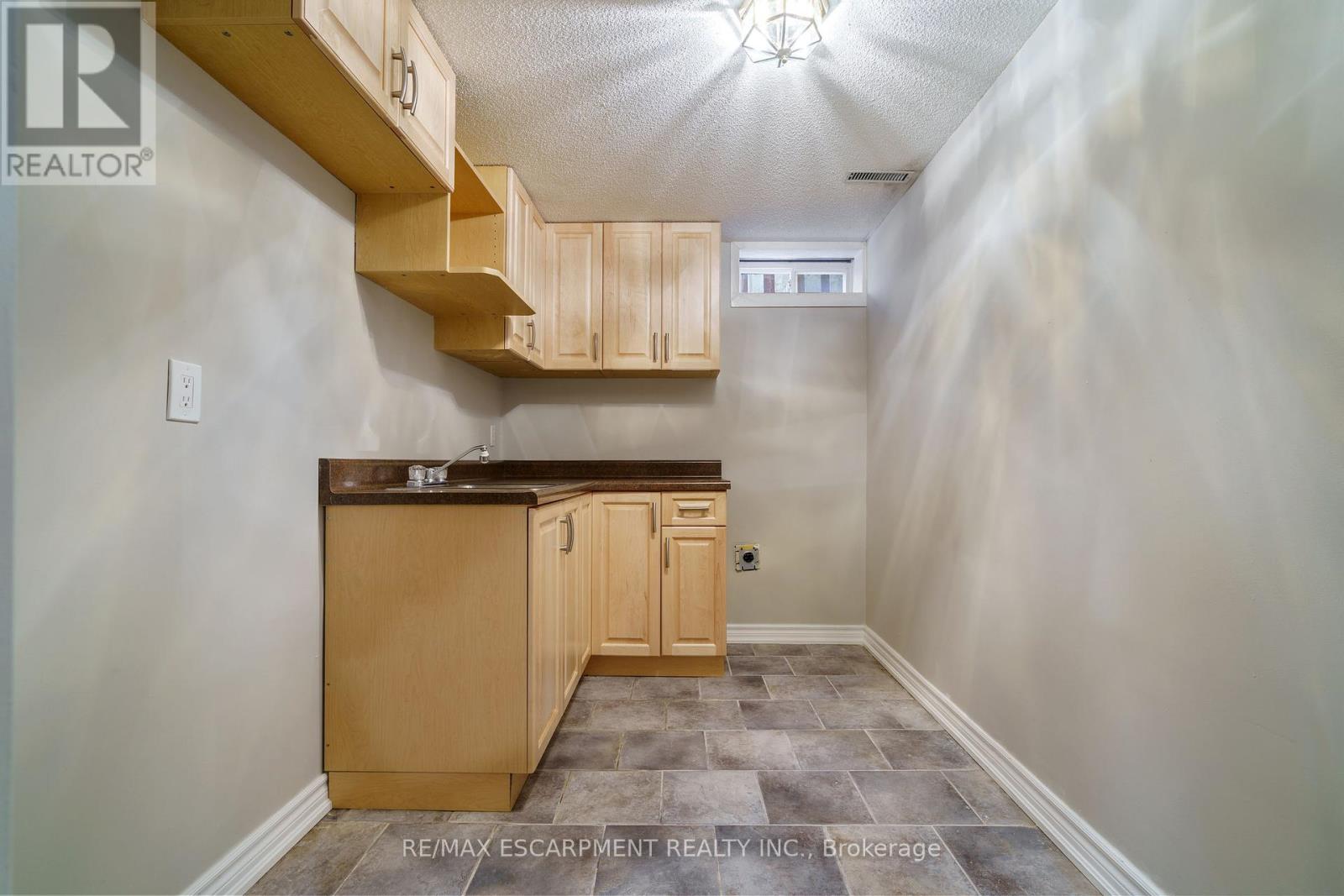 Photo 38 of 6451 Alderwood Trail, Mississauga ON