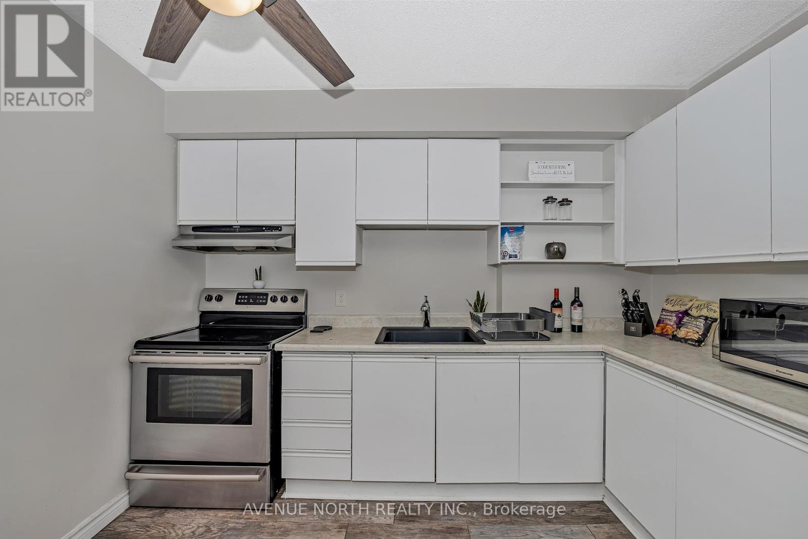 Photo 10 of 808 1380 Prince Of Wales Drive, Ottawa ON