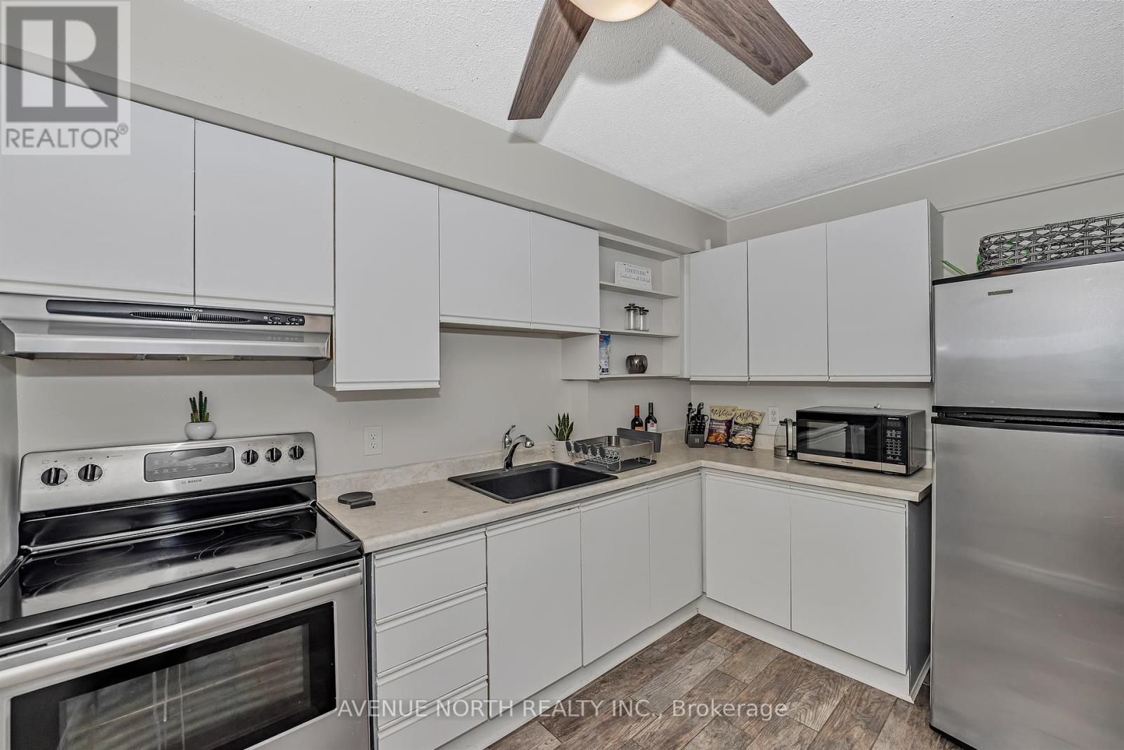 Photo 11 of 808 1380 Prince Of Wales Drive, Ottawa ON