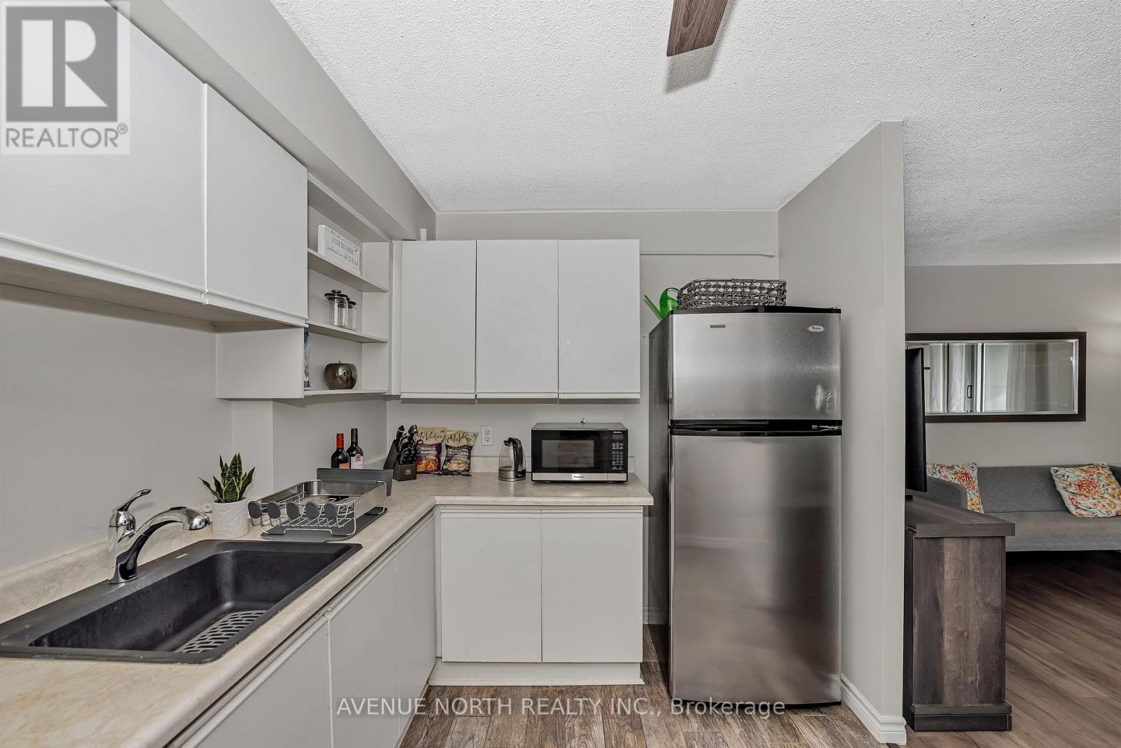 Photo 12 of 808 1380 Prince Of Wales Drive, Ottawa ON