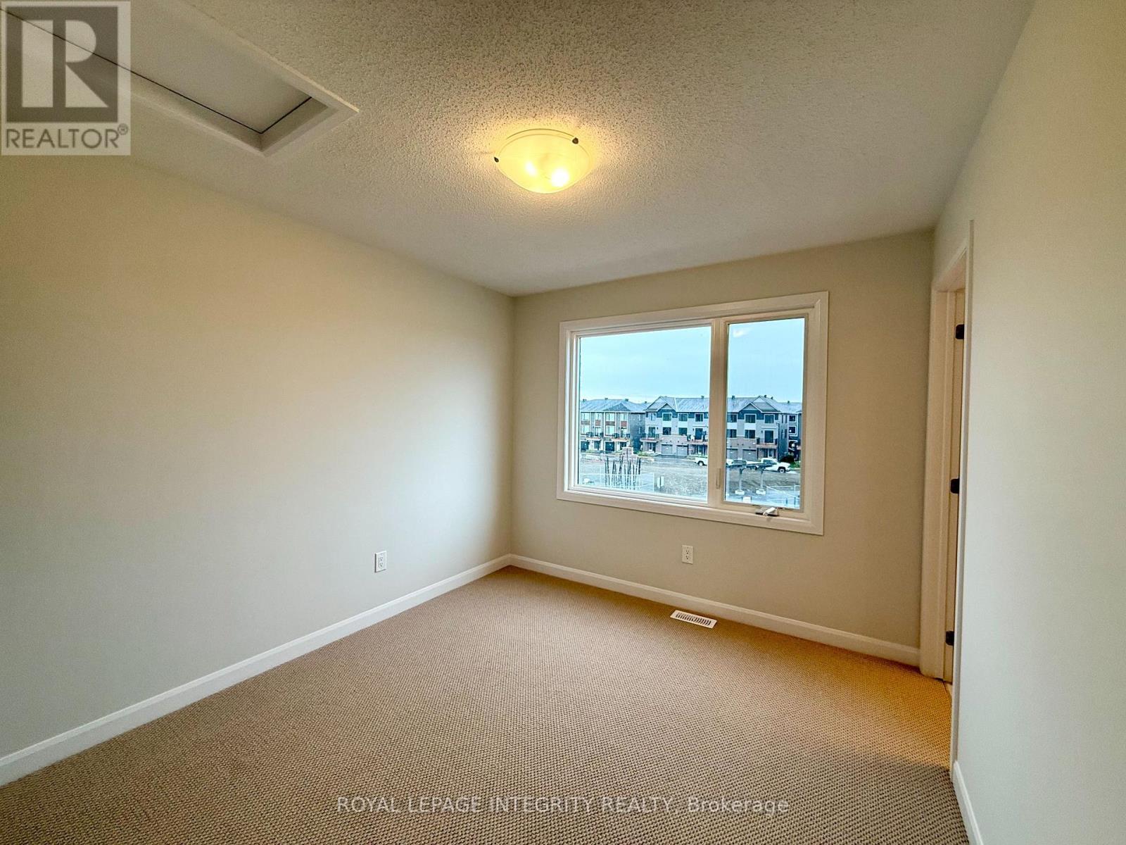 Photo 12 of 727 Arcadian Private, Ottawa ON