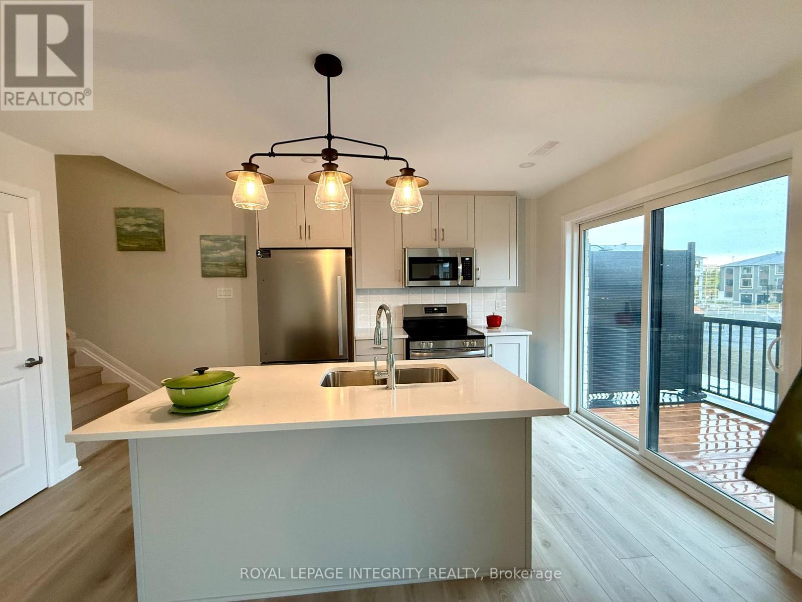Photo 6 of 727 Arcadian Private, Ottawa ON