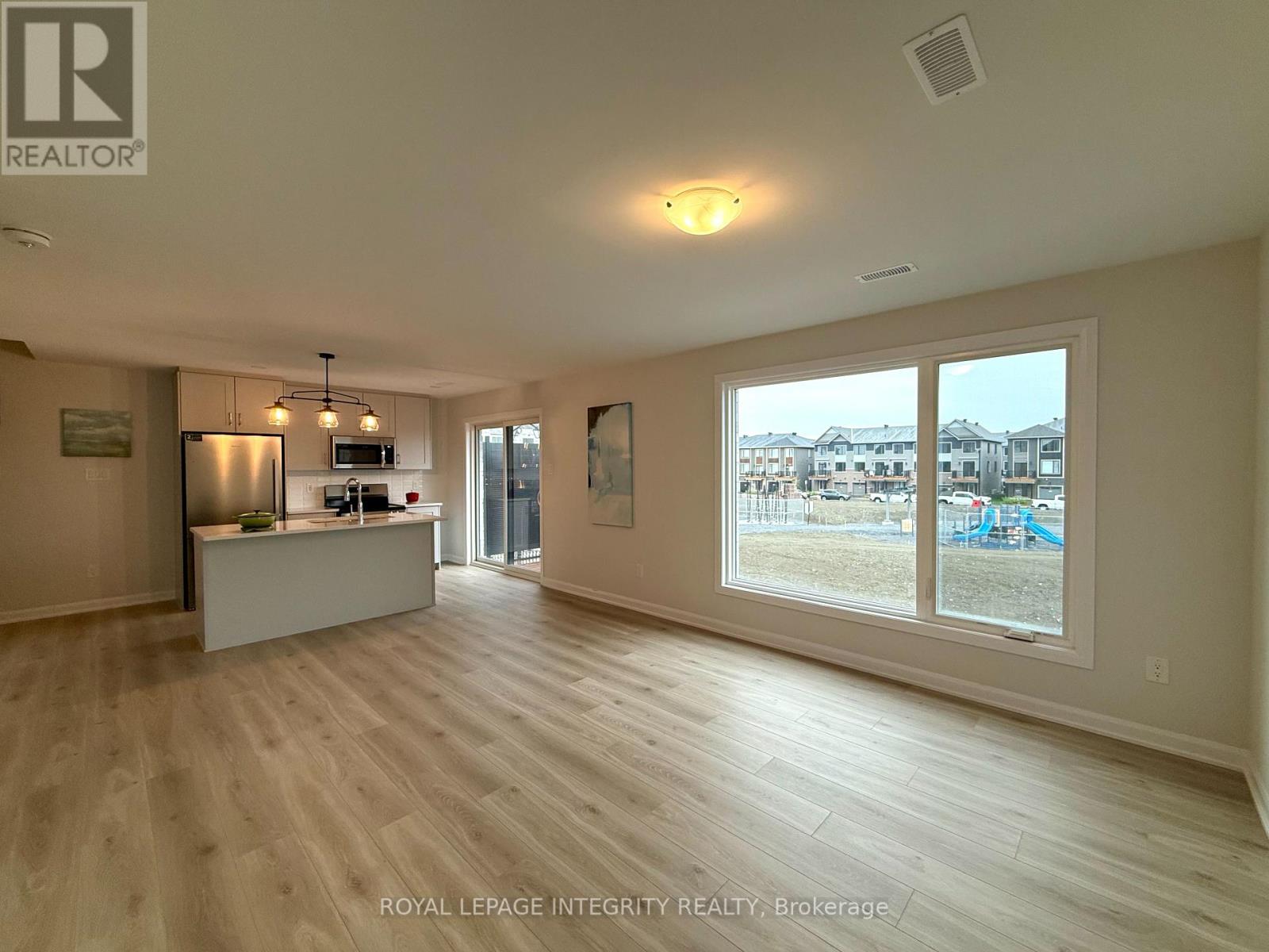 Photo 9 of 727 Arcadian Private, Ottawa ON
