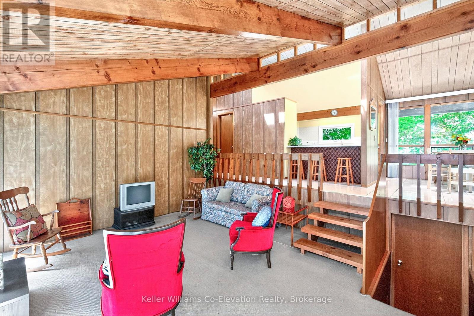 Photo 11 of 35 Crooked Creek Crescent, Tiny ON