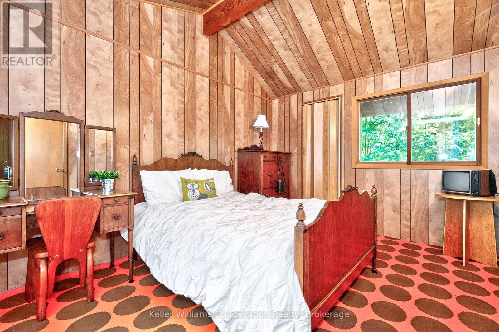 Photo 15 of 35 Crooked Creek Crescent, Tiny ON