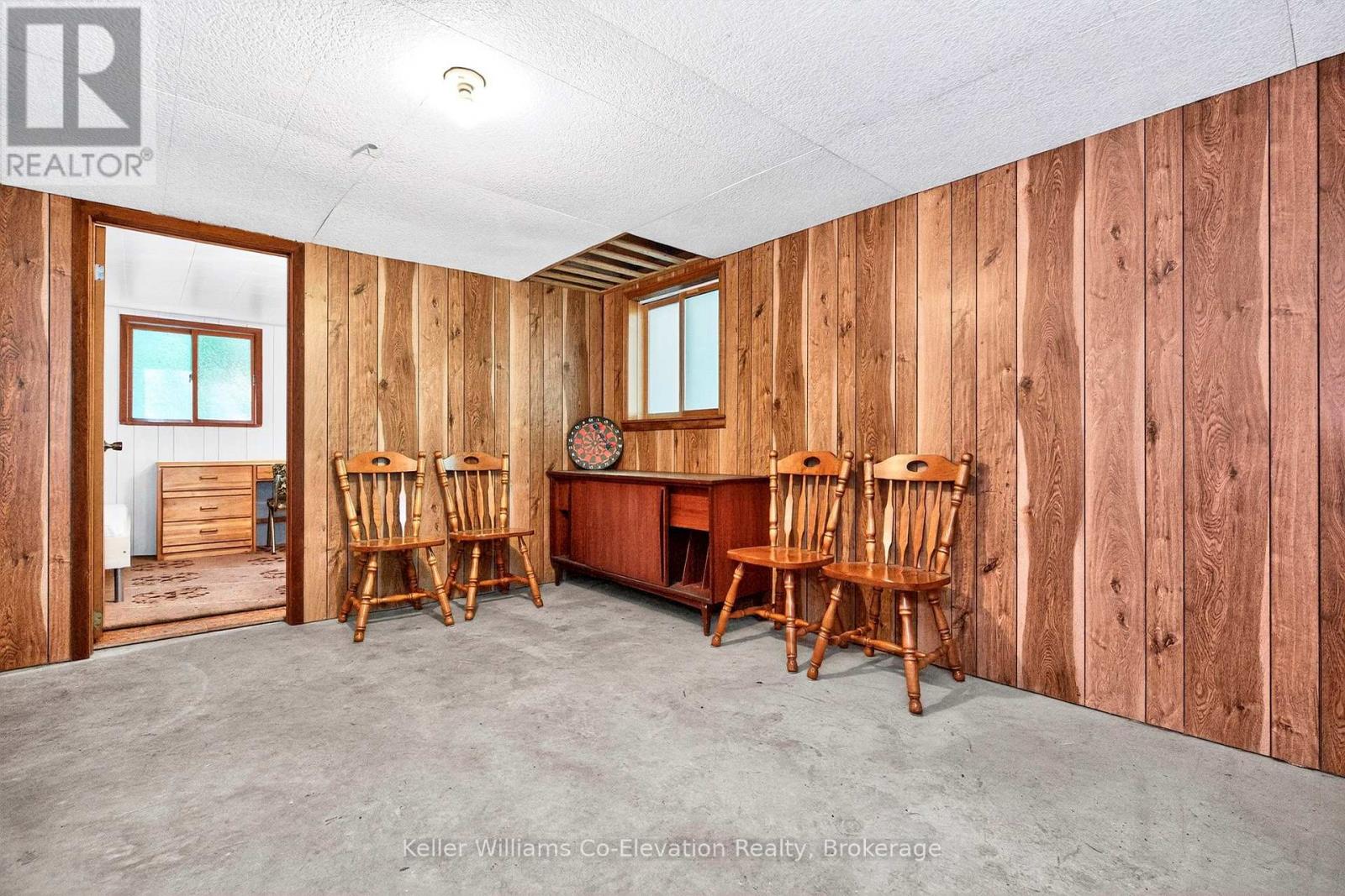 Photo 22 of 35 Crooked Creek Crescent, Tiny ON