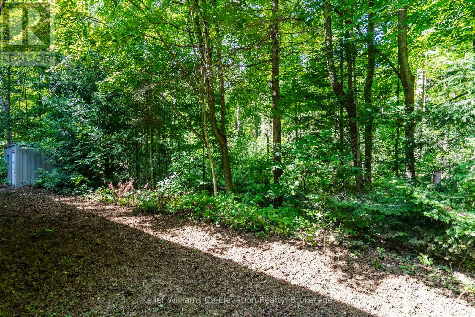 Photo 26 of 35 Crooked Creek Crescent, Tiny ON