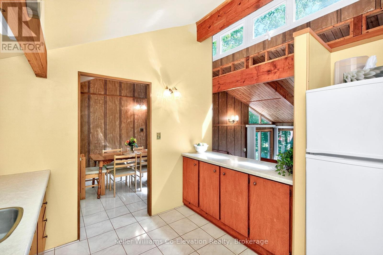 Photo 8 of 35 Crooked Creek Crescent, Tiny ON