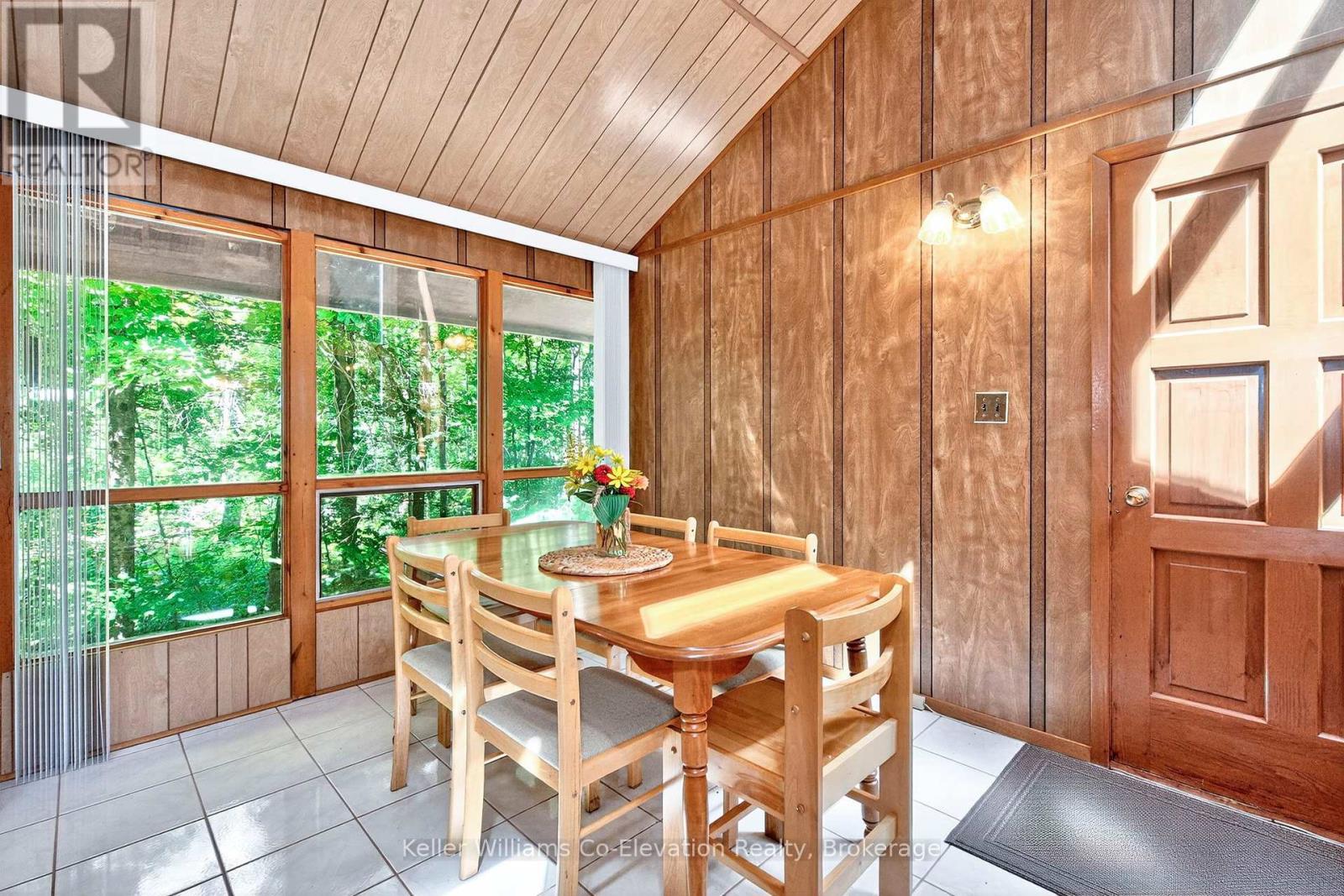 Photo 9 of 35 Crooked Creek Crescent, Tiny ON