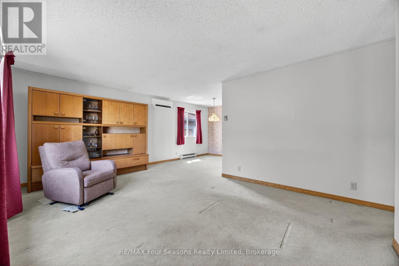 Photo 10 of 134 Walnut Street, Collingwood ON