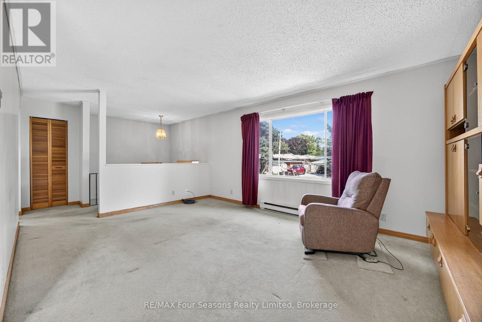 Photo 11 of 134 Walnut Street, Collingwood ON