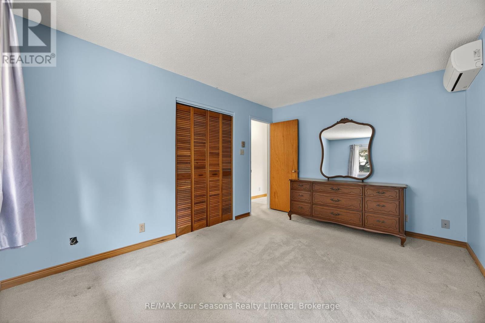 Photo 13 of 134 Walnut Street, Collingwood ON