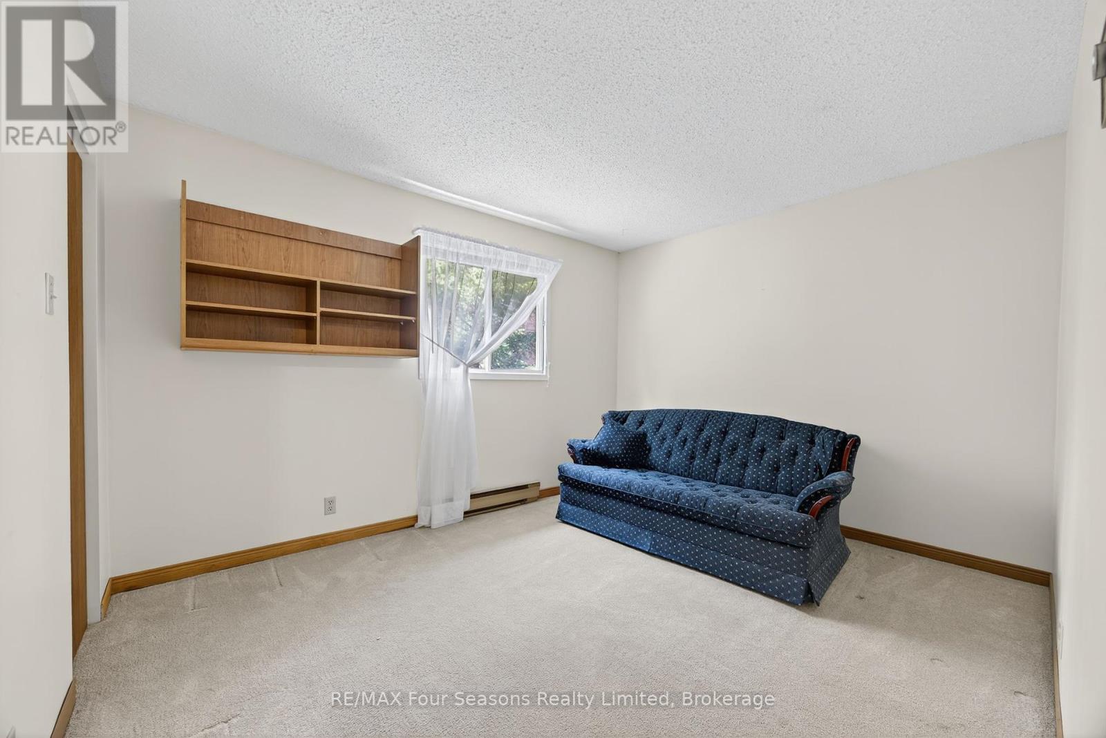 Photo 14 of 134 Walnut Street, Collingwood ON
