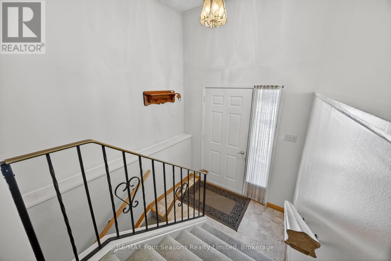 Photo 19 of 134 Walnut Street, Collingwood ON