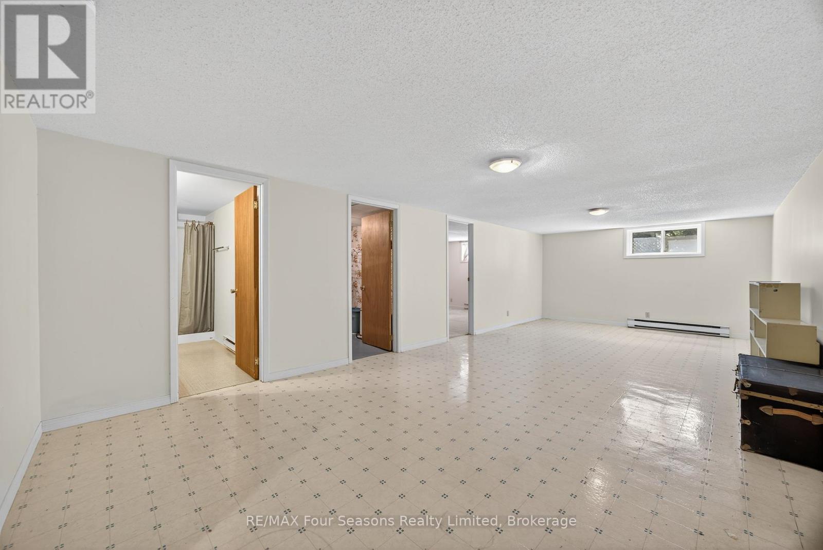Photo 22 of 134 Walnut Street, Collingwood ON