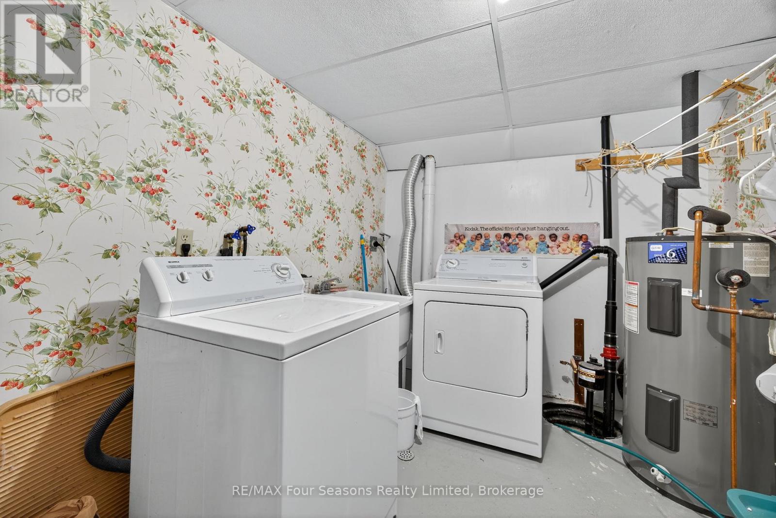 Photo 28 of 134 Walnut Street, Collingwood ON