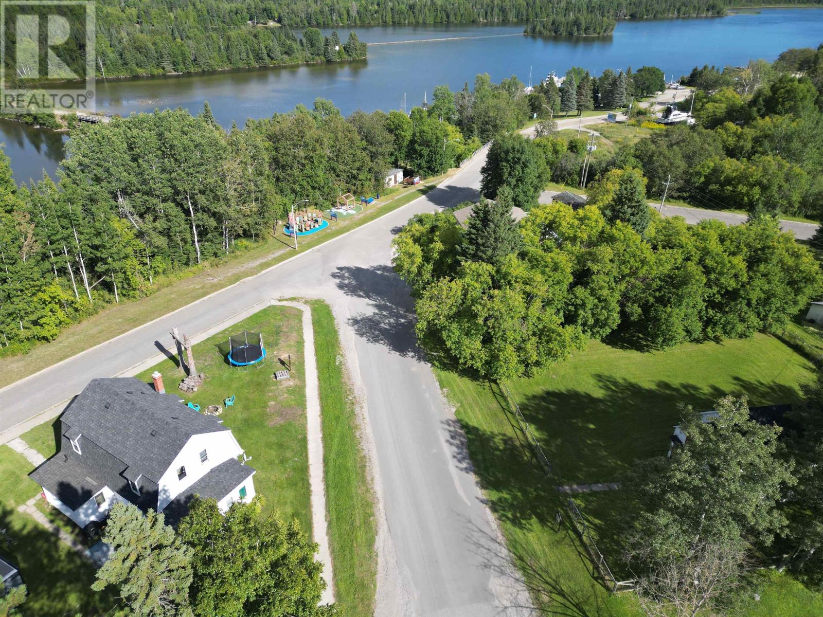 Photo 3 of 4 Riverview St, Nipigon ON