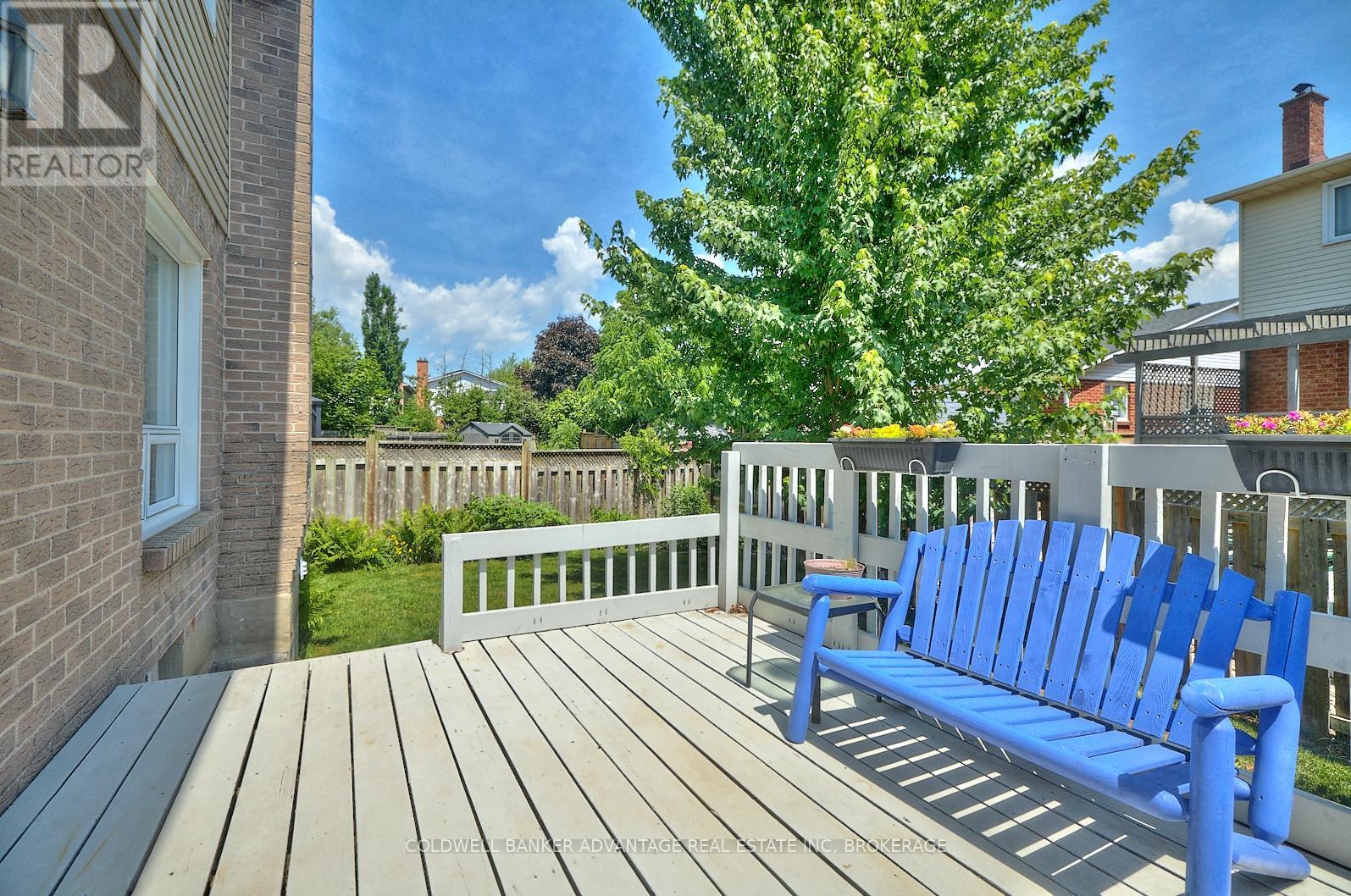 Photo 2 of 33 Naples Court, Thorold ON