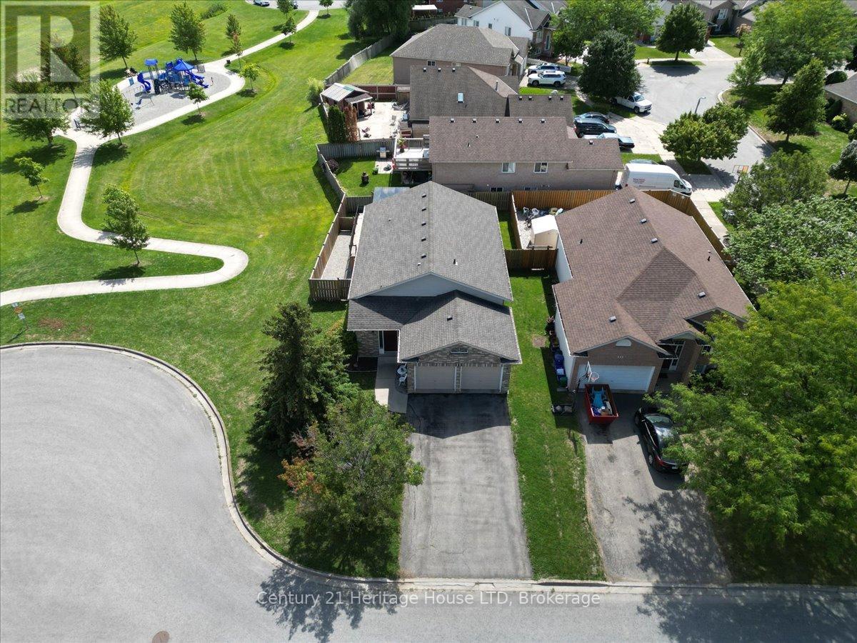 Photo 12 of 125 Gretel Place, Welland ON