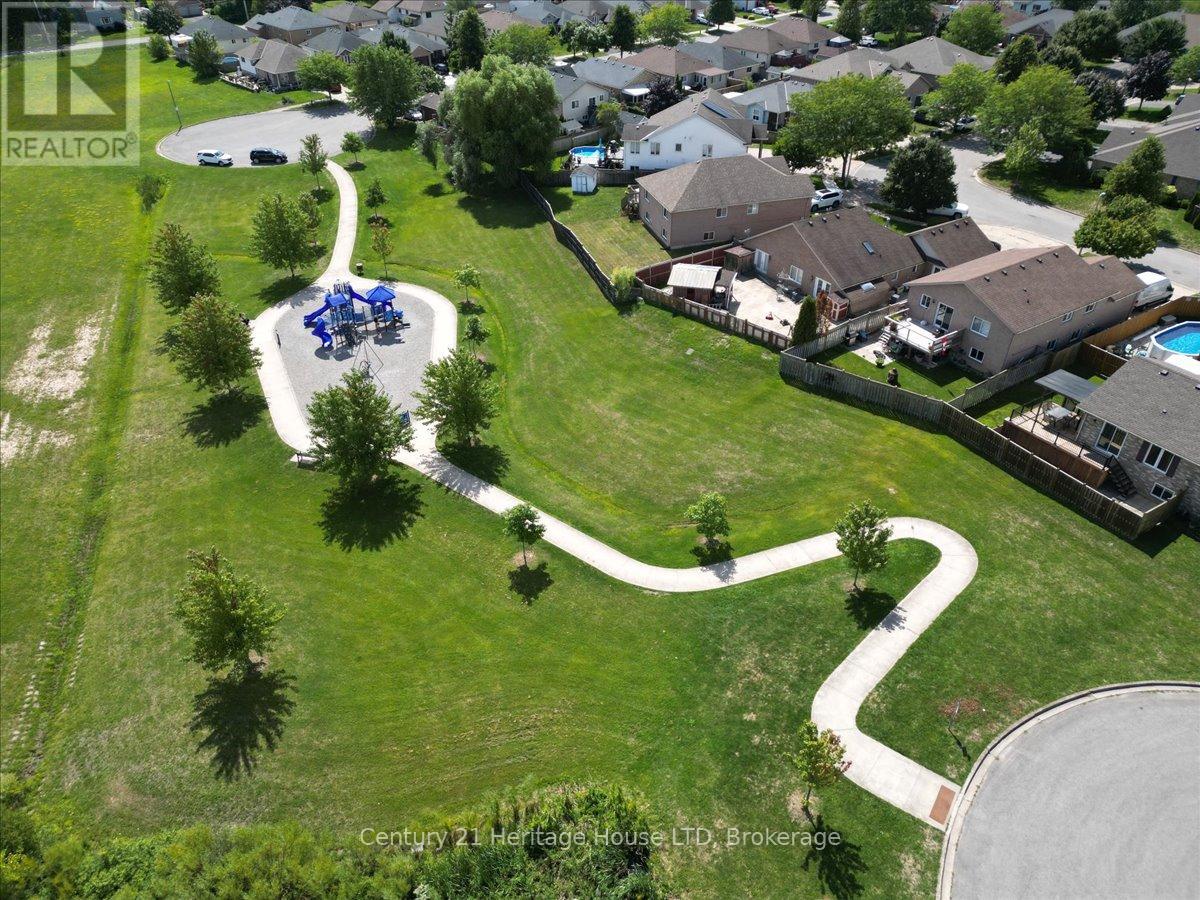 Photo 15 of 125 Gretel Place, Welland ON