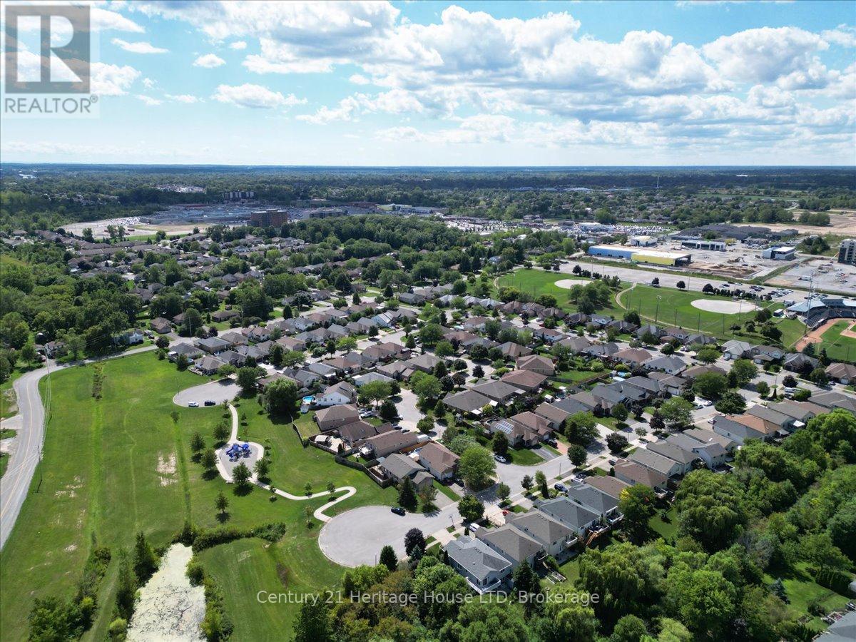 Photo 16 of 125 Gretel Place, Welland ON