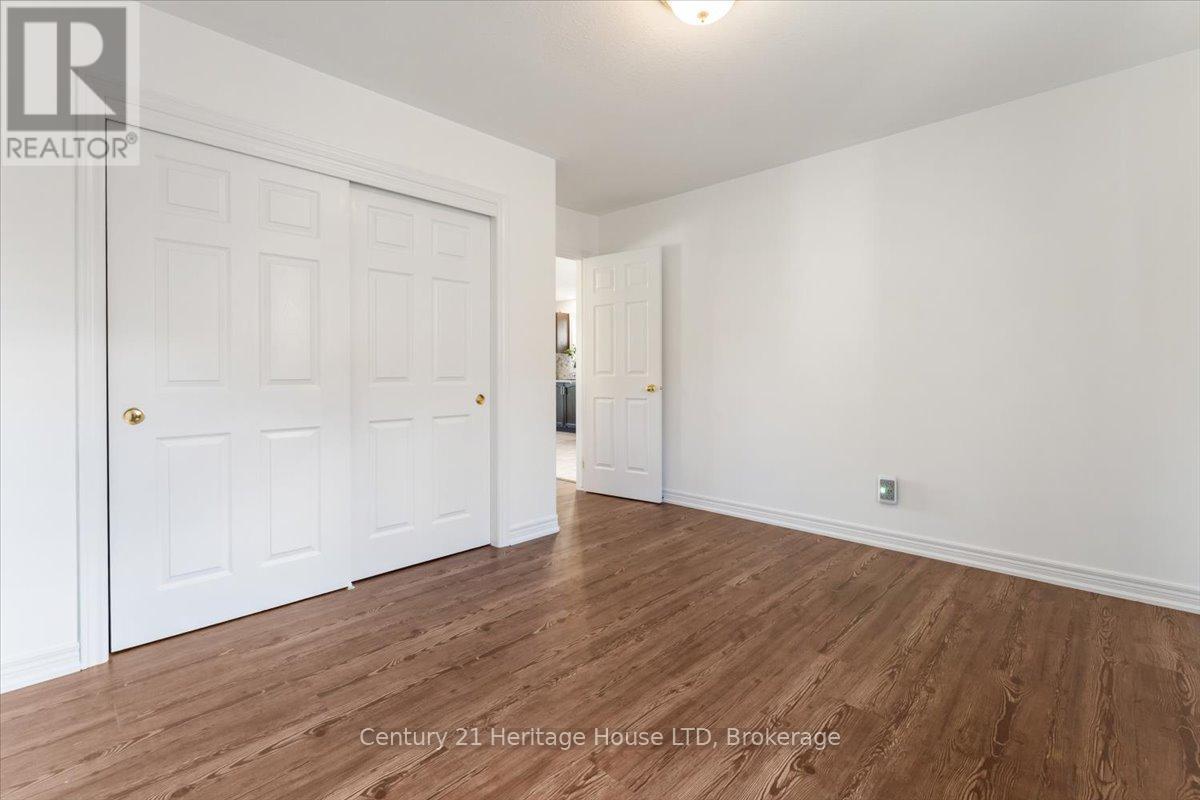 Photo 35 of 125 Gretel Place, Welland ON