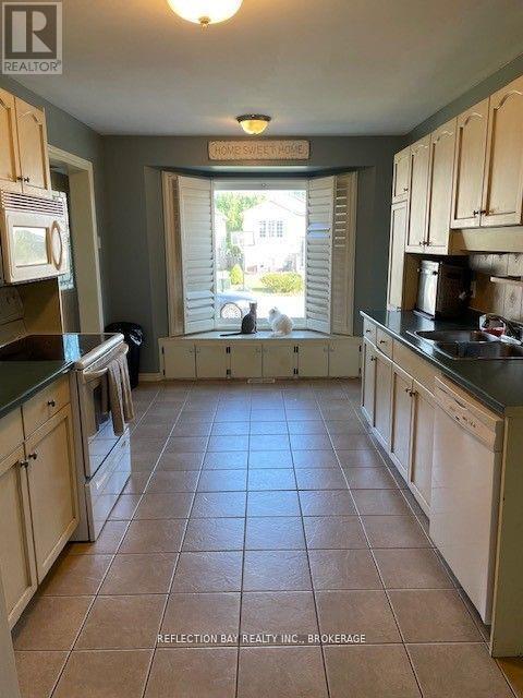 Photo 3 of 5150 Mulberry Drive, Lincoln ON