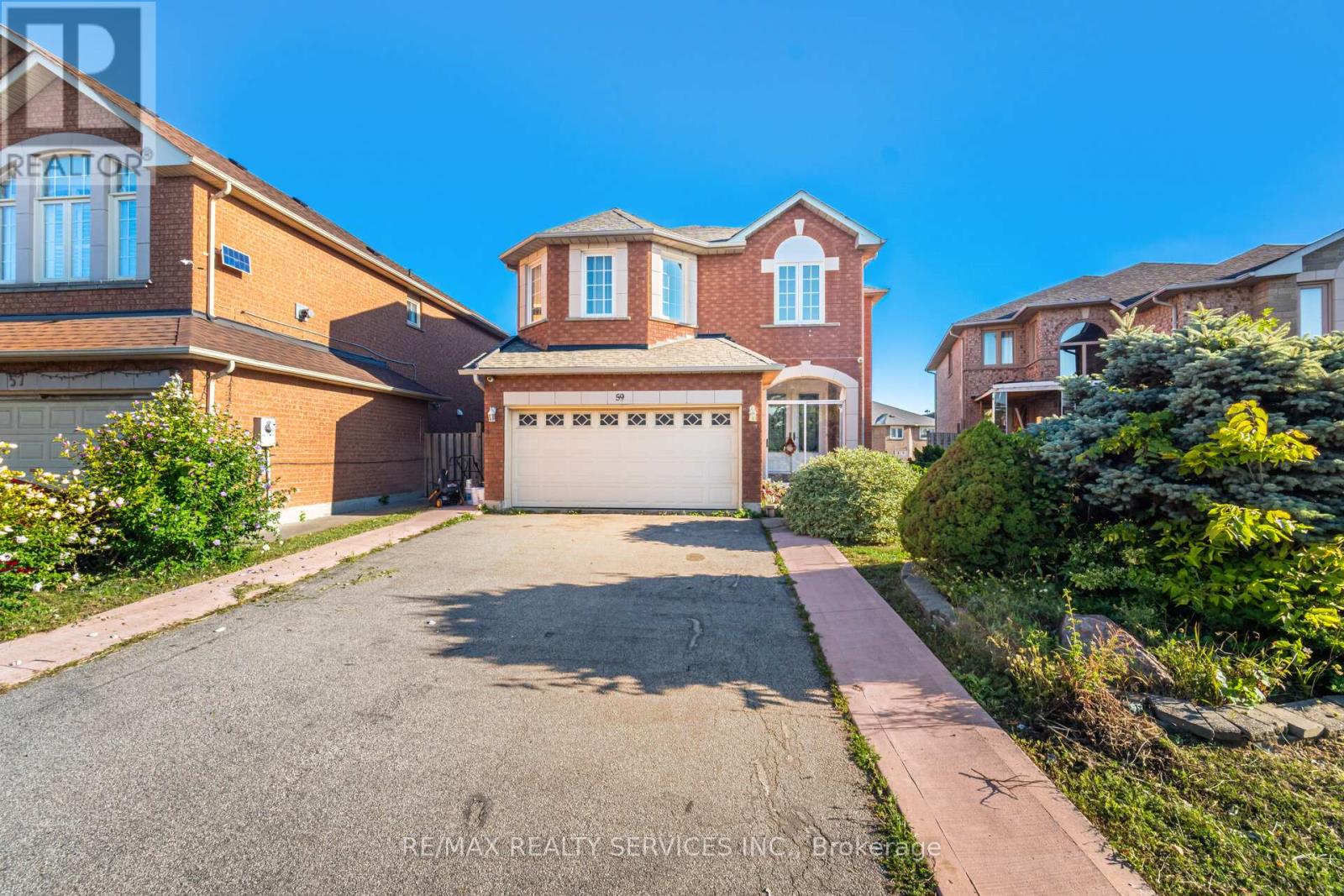 Photo 2 of 59 Hullen Crescent, Toronto ON