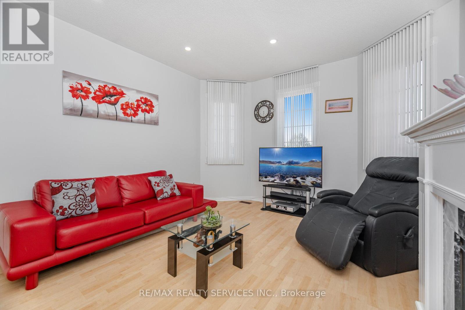 Photo 24 of 59 Hullen Crescent, Toronto ON