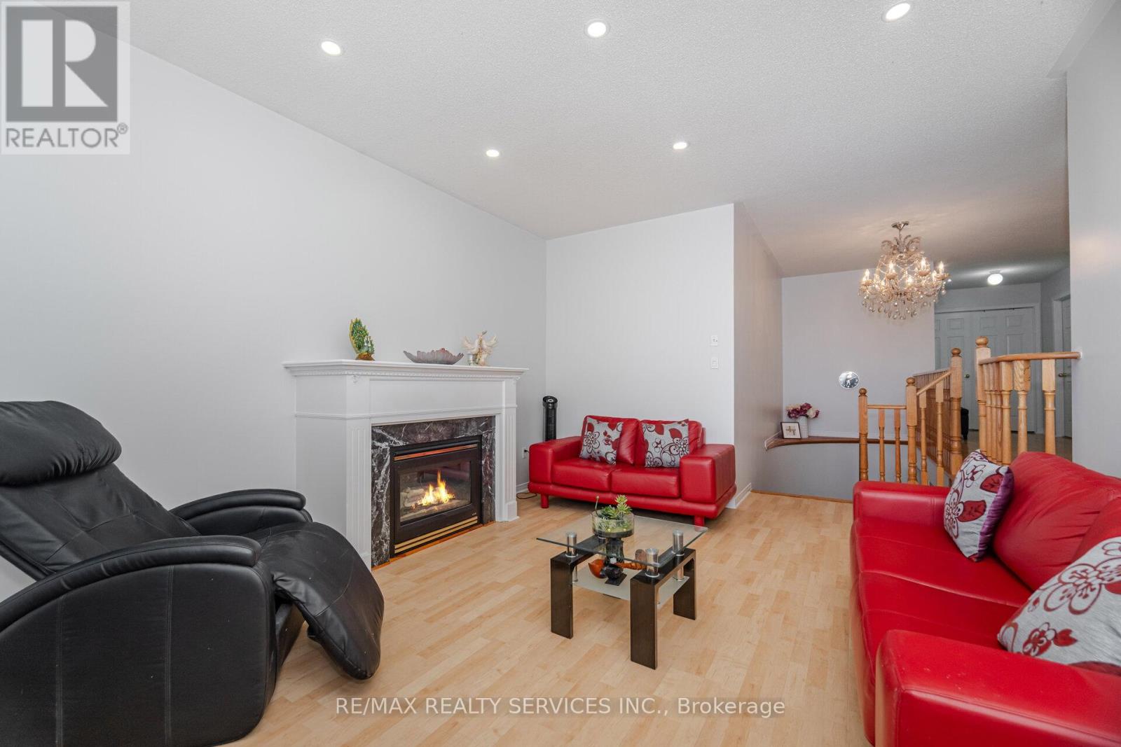 Photo 25 of 59 Hullen Crescent, Toronto ON