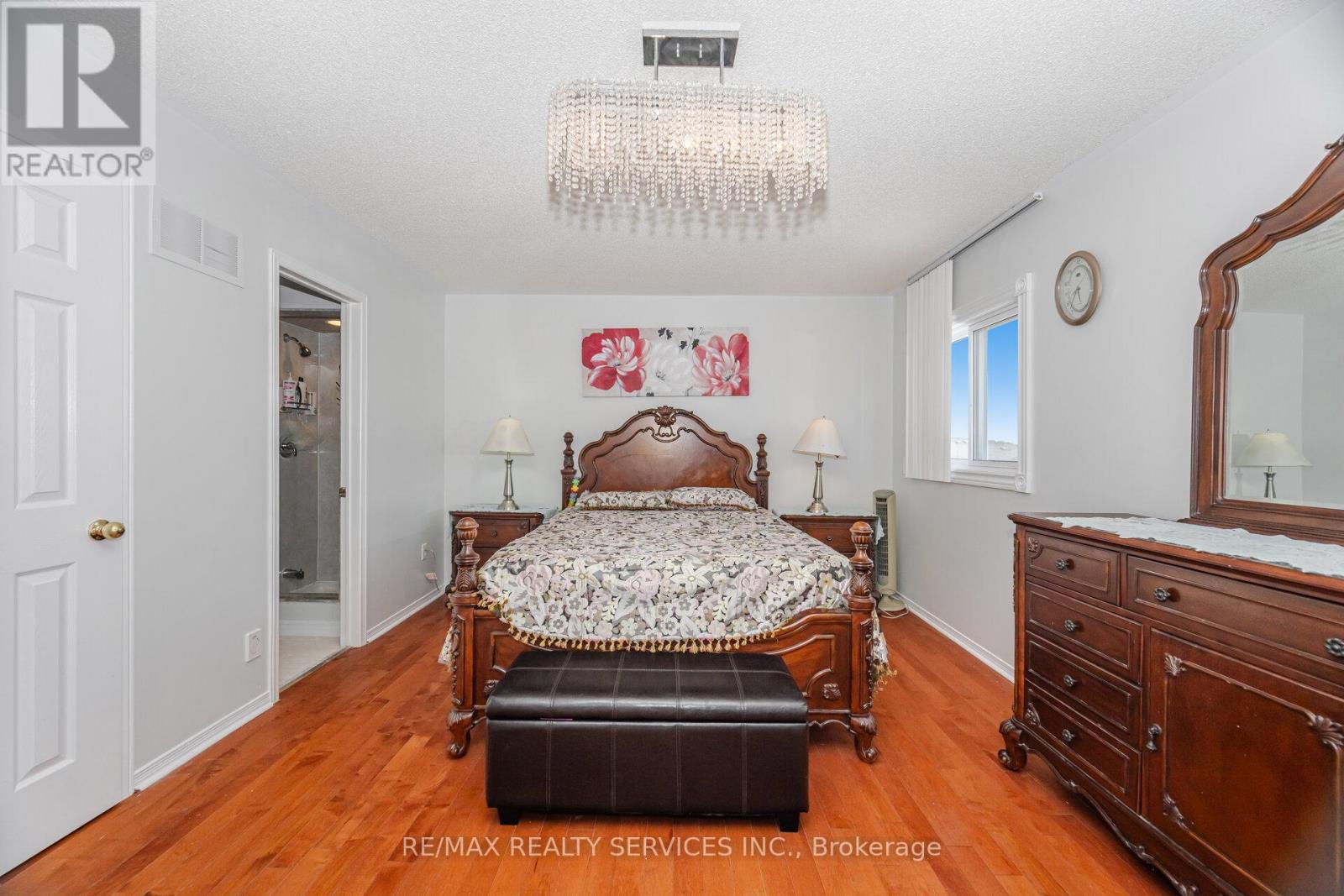 Photo 26 of 59 Hullen Crescent, Toronto ON