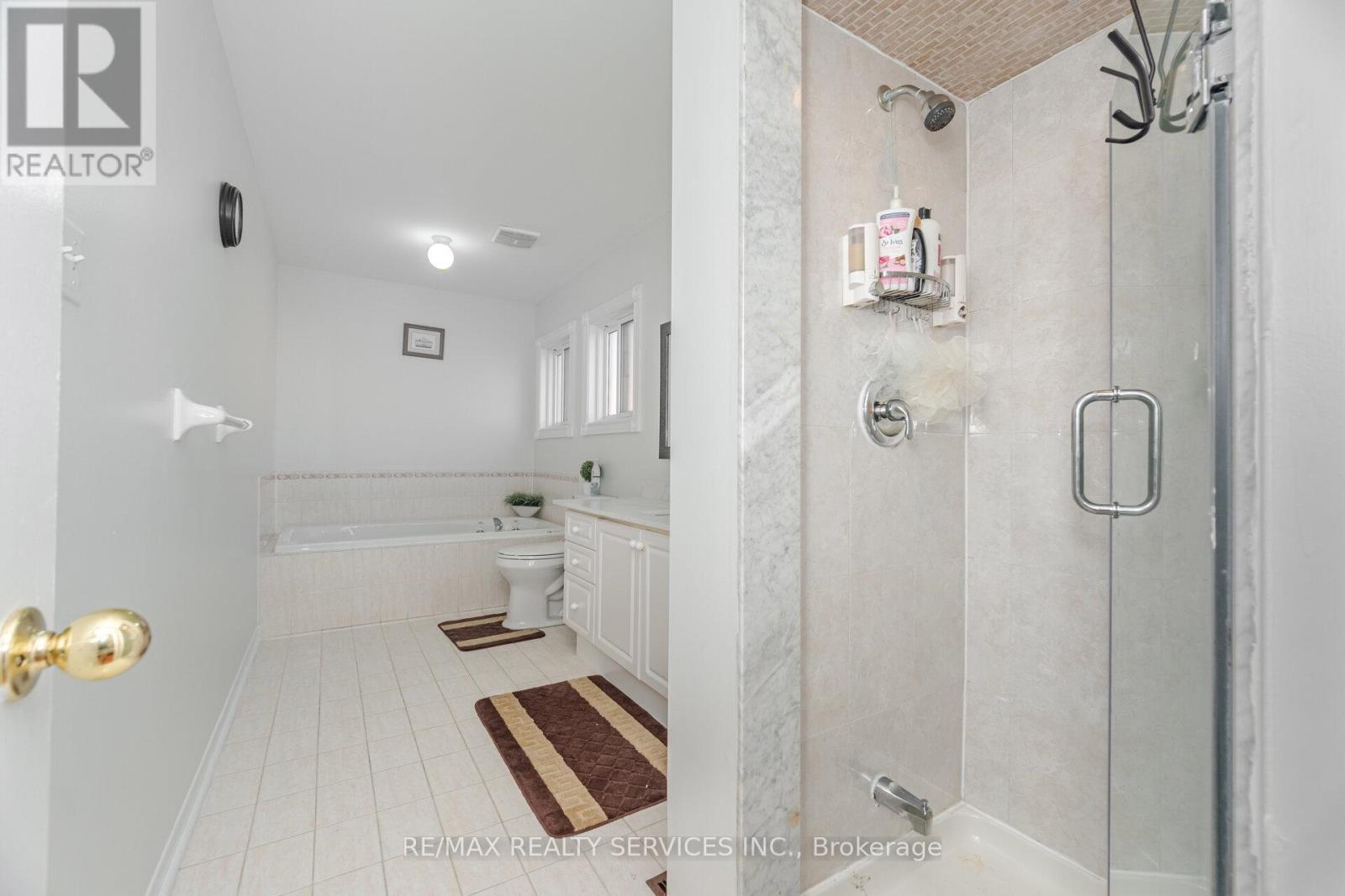 Photo 27 of 59 Hullen Crescent, Toronto ON