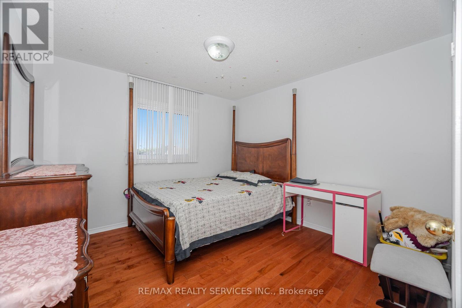 Photo 29 of 59 Hullen Crescent, Toronto ON