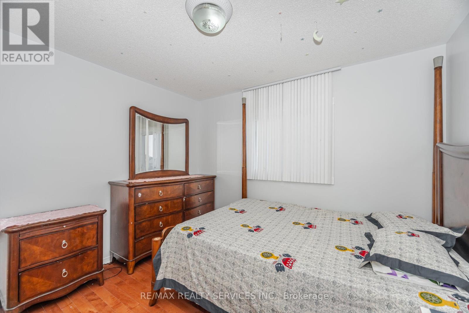 Photo 30 of 59 Hullen Crescent, Toronto ON