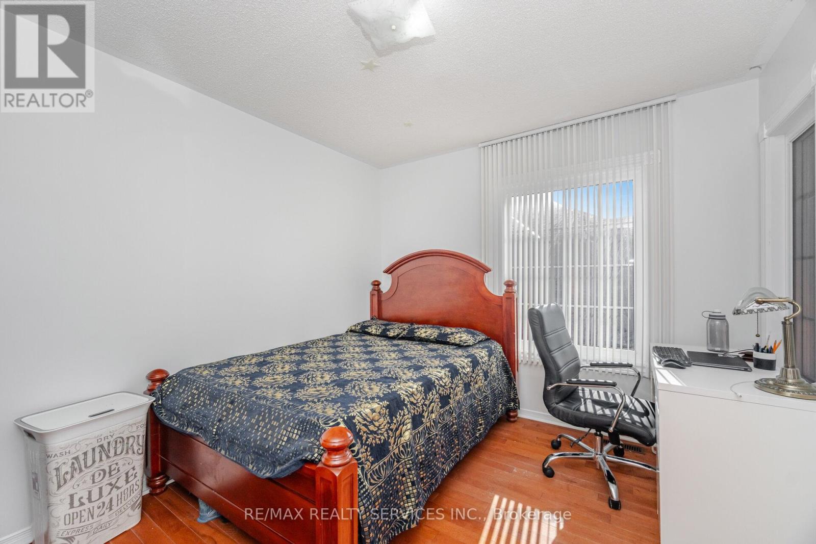 Photo 31 of 59 Hullen Crescent, Toronto ON