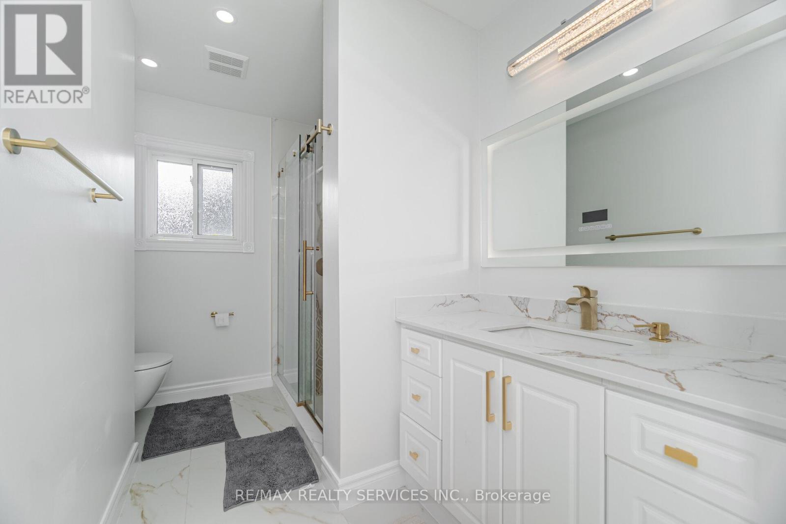 Photo 33 of 59 Hullen Crescent, Toronto ON